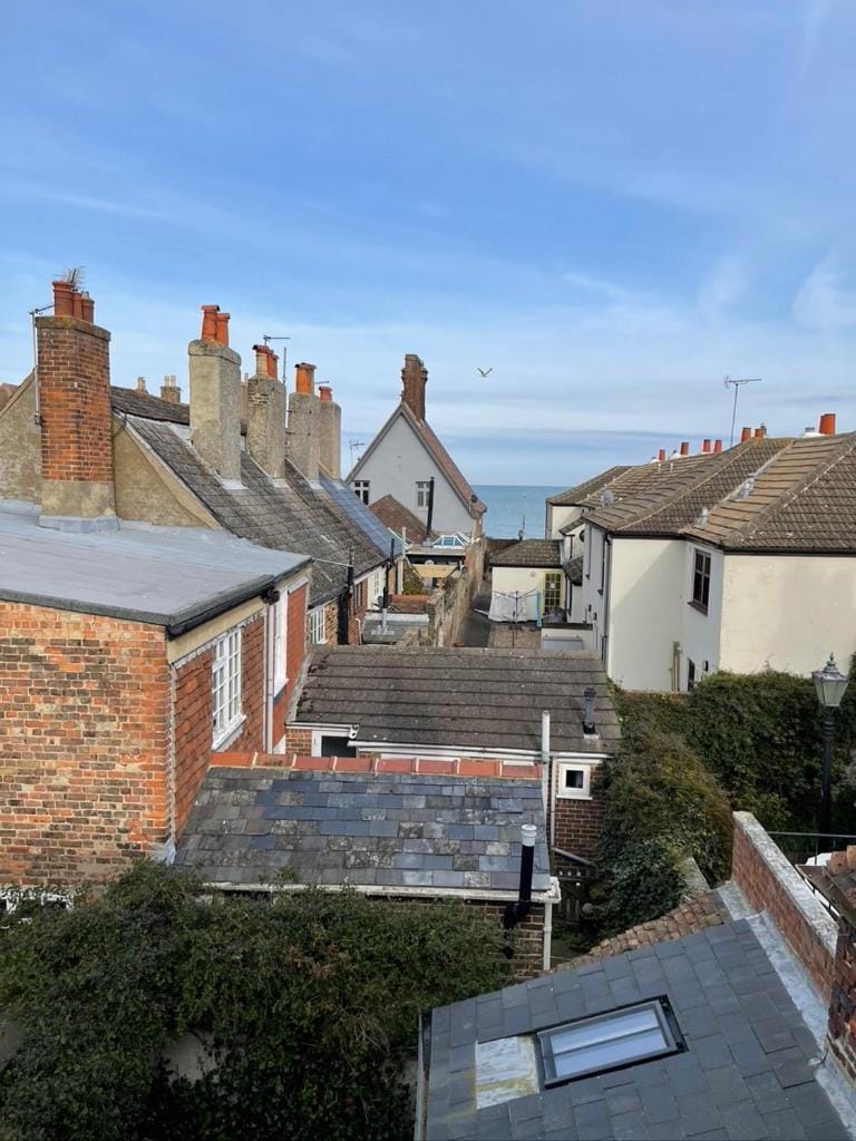 Neighbourhood, Sea view