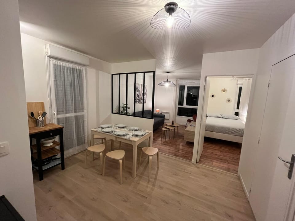 Living room, Seating area, Dining area