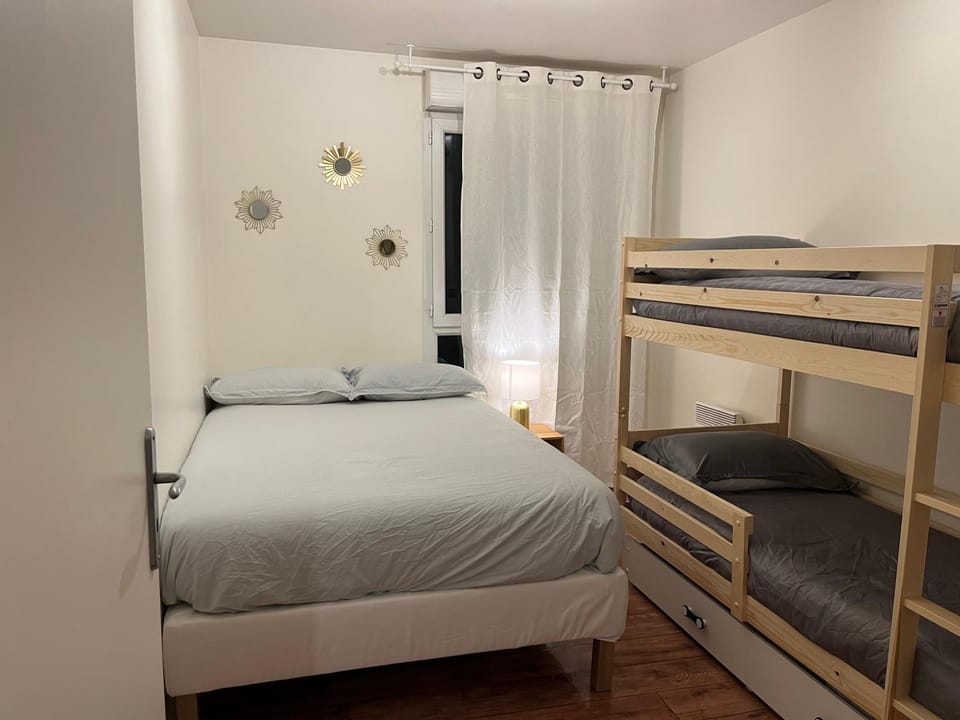 Bed, Bedroom, bunk bed