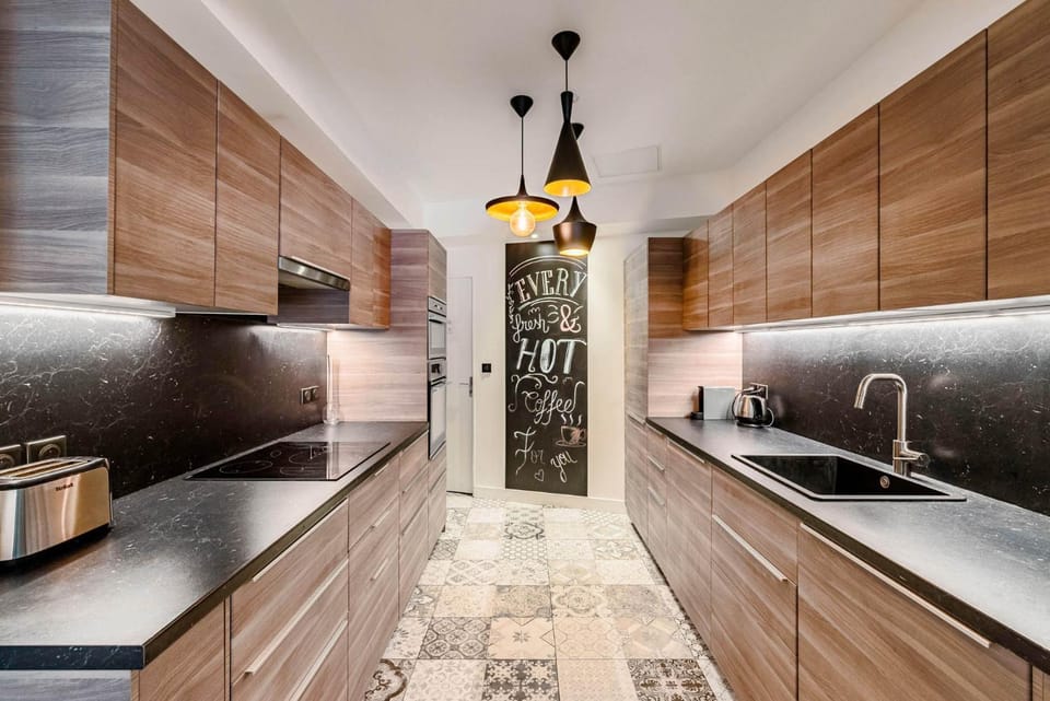 Kitchen or kitchenette