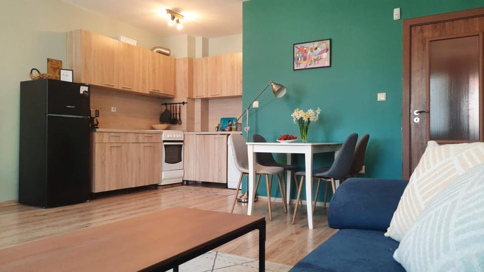 Kitchen or kitchenette, Living room, Seating area