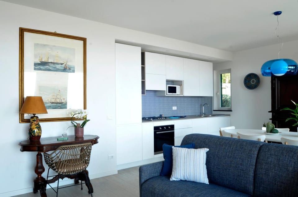 Living room, Decorative detail, Seating area, Dining area, kitchen