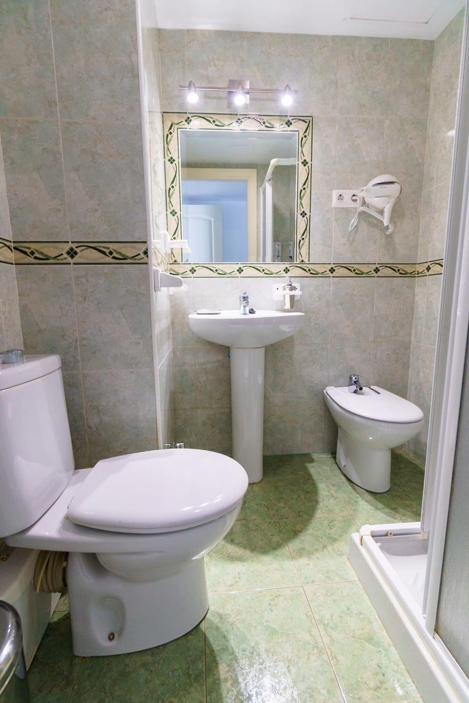 Shower, Toilet, Bathroom, bidet