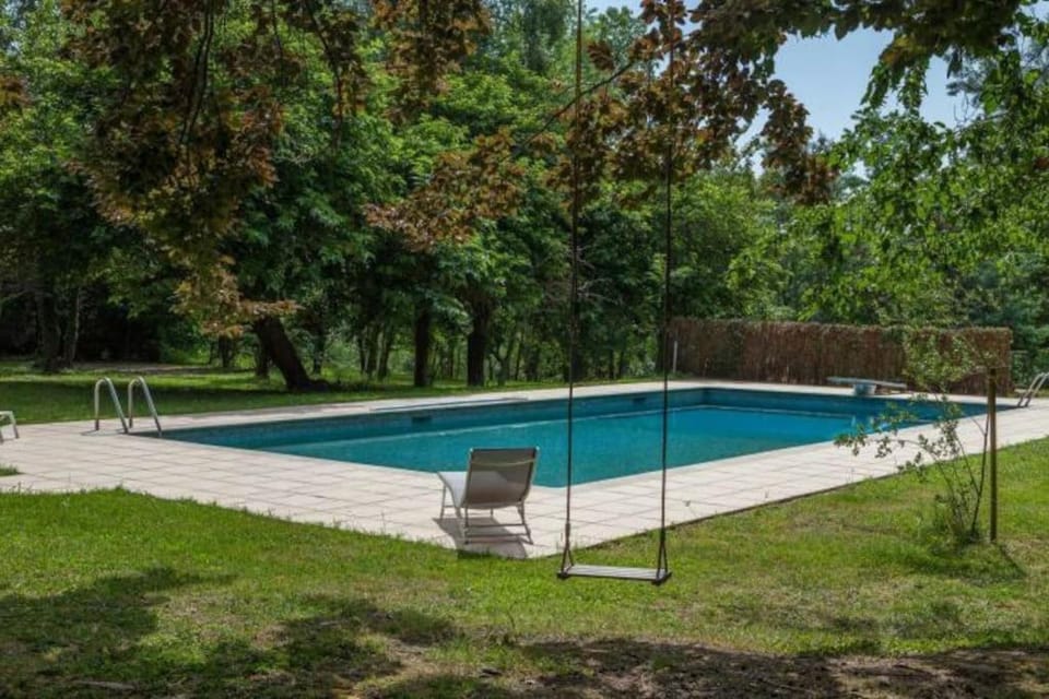 Swimming pool, Swimming pool