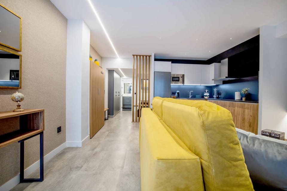 Kitchen or kitchenette, Living room