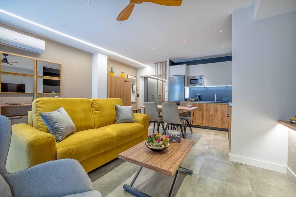 Living room, Dining area