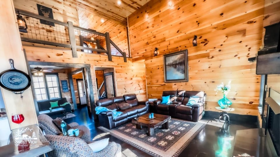 TV and multimedia, Living room, Seating area, Evening entertainment