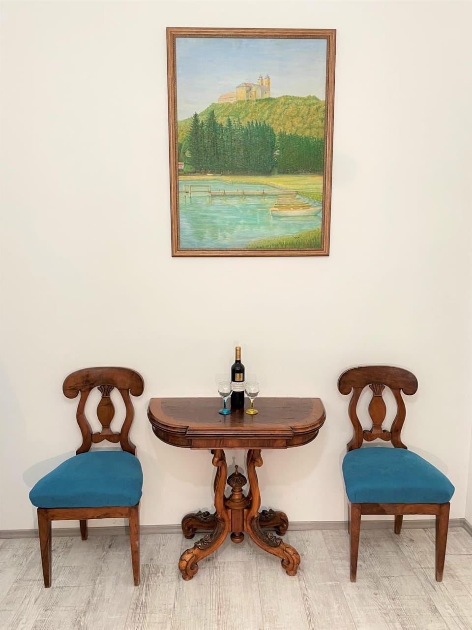 Photo of the whole room