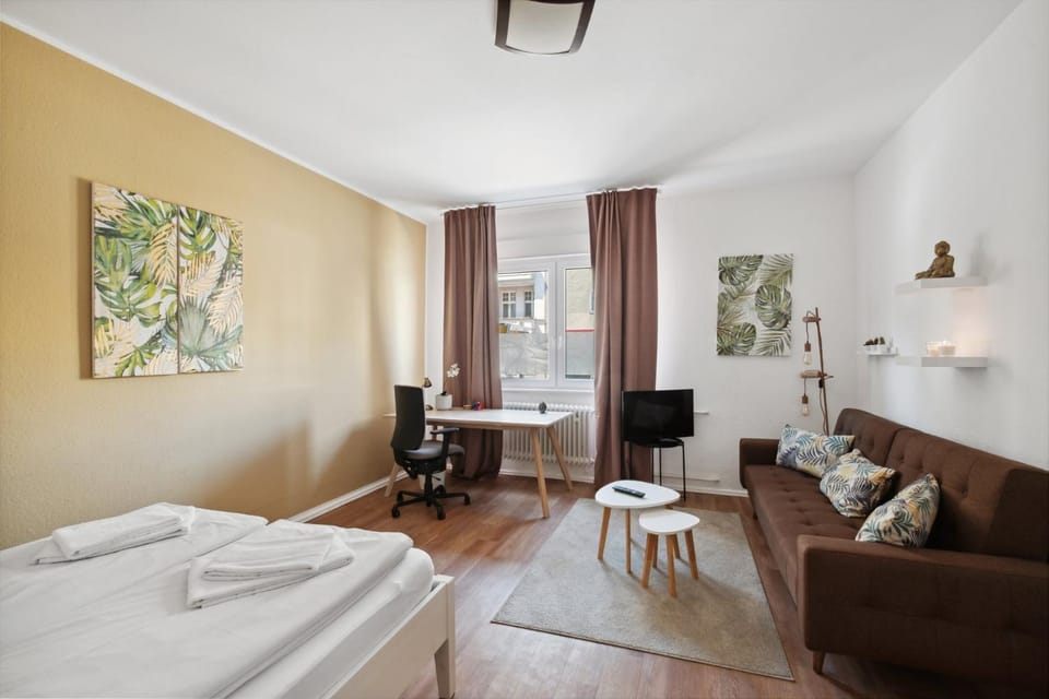 TV and multimedia, Living room, Bedroom, Street view