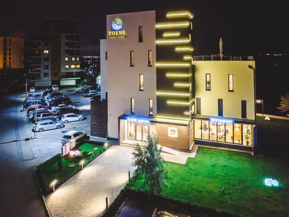 Property building, Restaurant/places to eat