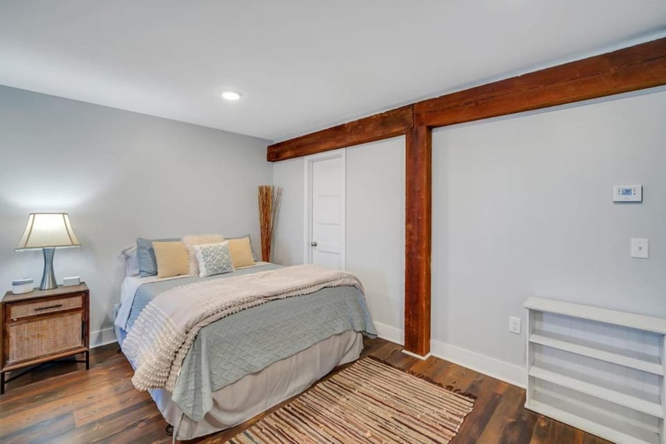 Eagle Exec Loft In Downtown Statesboro Apartment in Statesboro