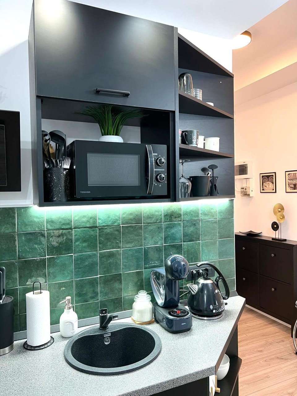 Coffee/tea facilities, Kitchen or kitchenette, minibar