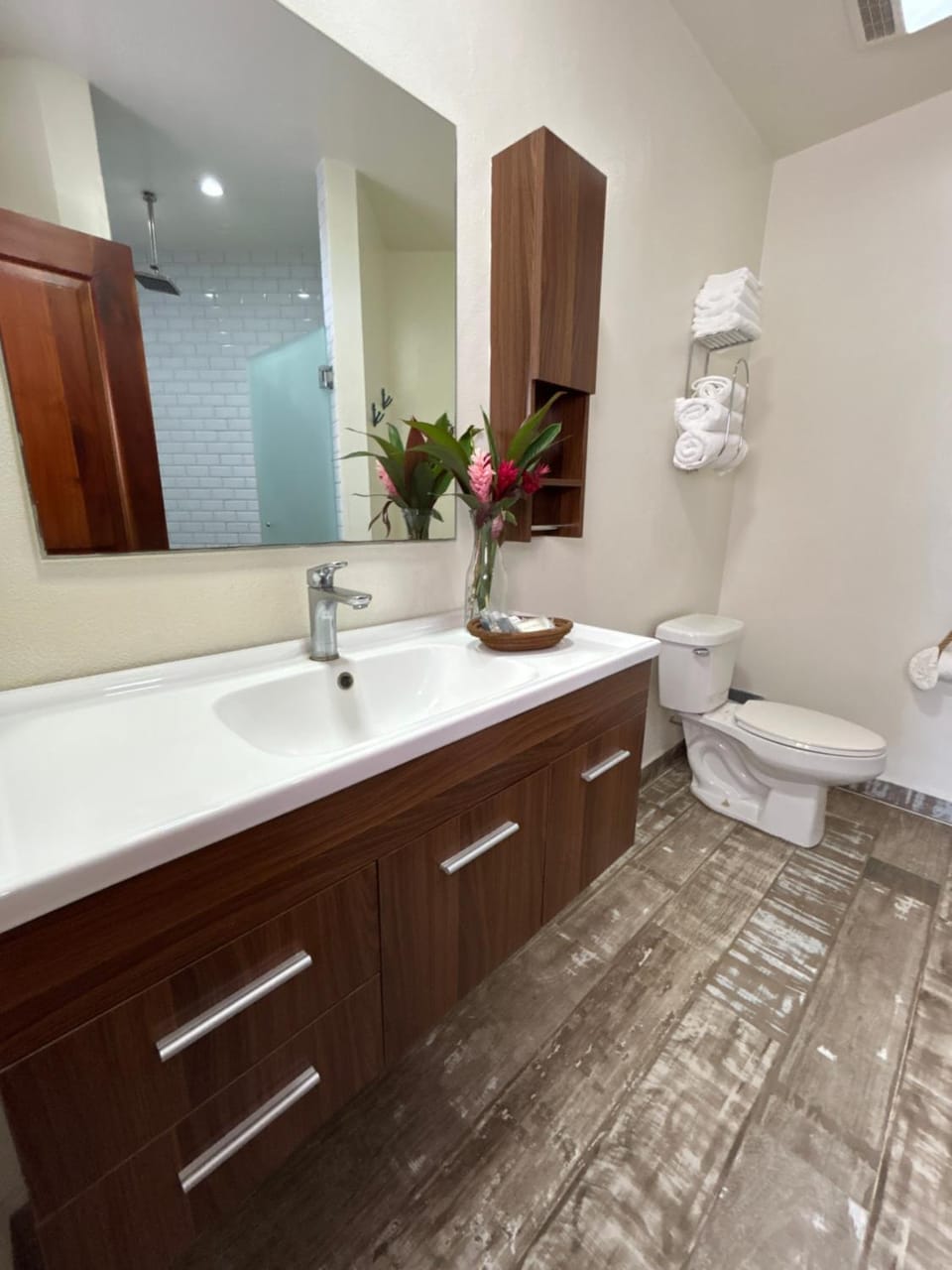 Brisas Del Mar Beach + Dive Resort Hotel in West End