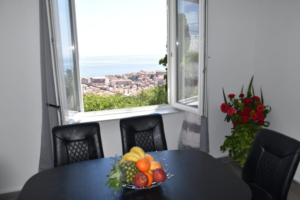 View (from property/room), Living room, Dining area, City view, Landmark view, Sea view