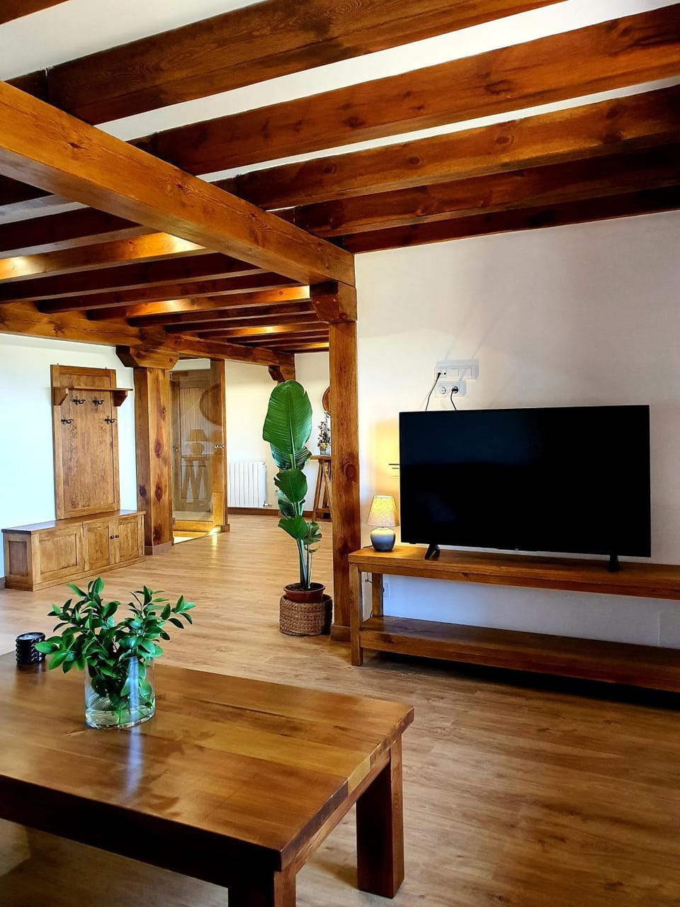 Communal lounge/ TV room