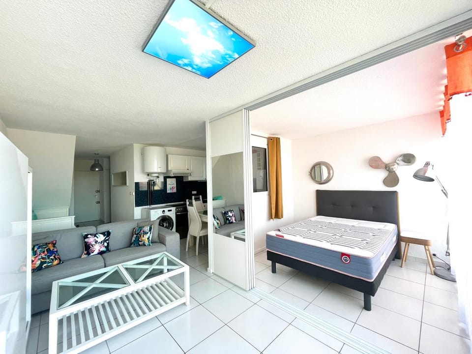 Living room, Photo of the whole room
