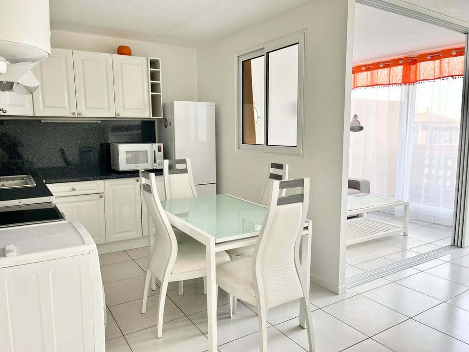 Living room, Bedroom, kitchen