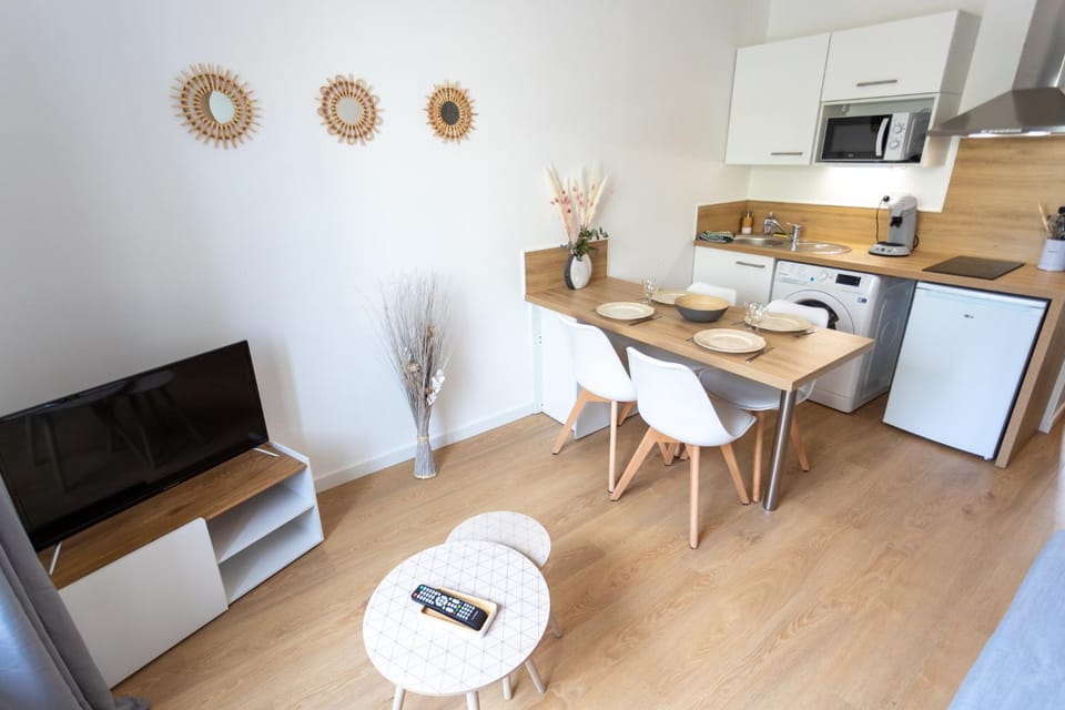 4 pers centre-ville / 300M Plage Apartment in Royan
