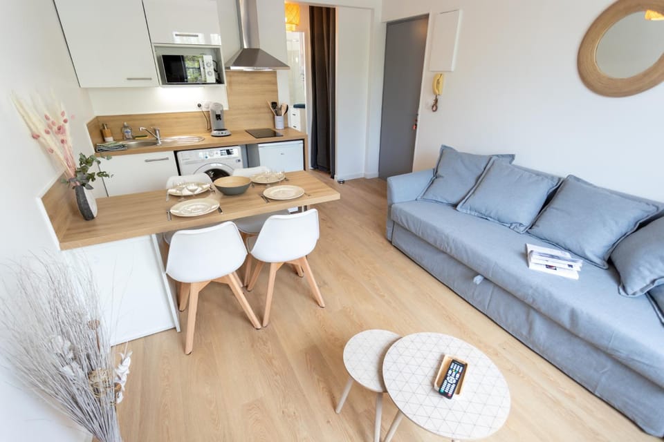 4 pers centre-ville / 300M Plage Apartment in Royan