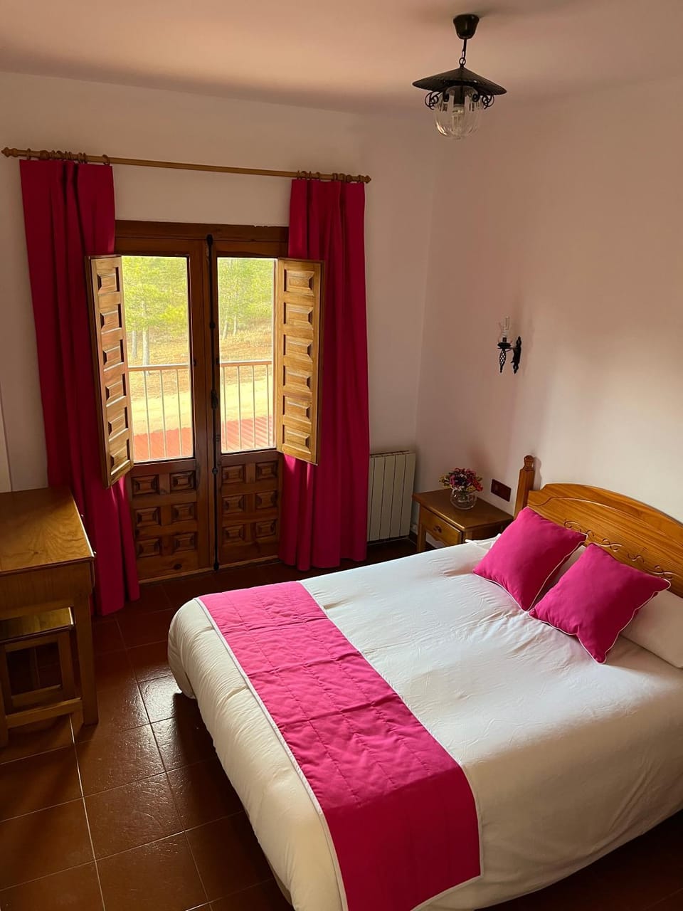 Hostal Ciudad Encantada Bed and Breakfast in Aragon