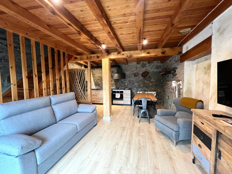 Communal lounge/ TV room, TV and multimedia, Kitchen or kitchenette, Seating area, Evening entertainment