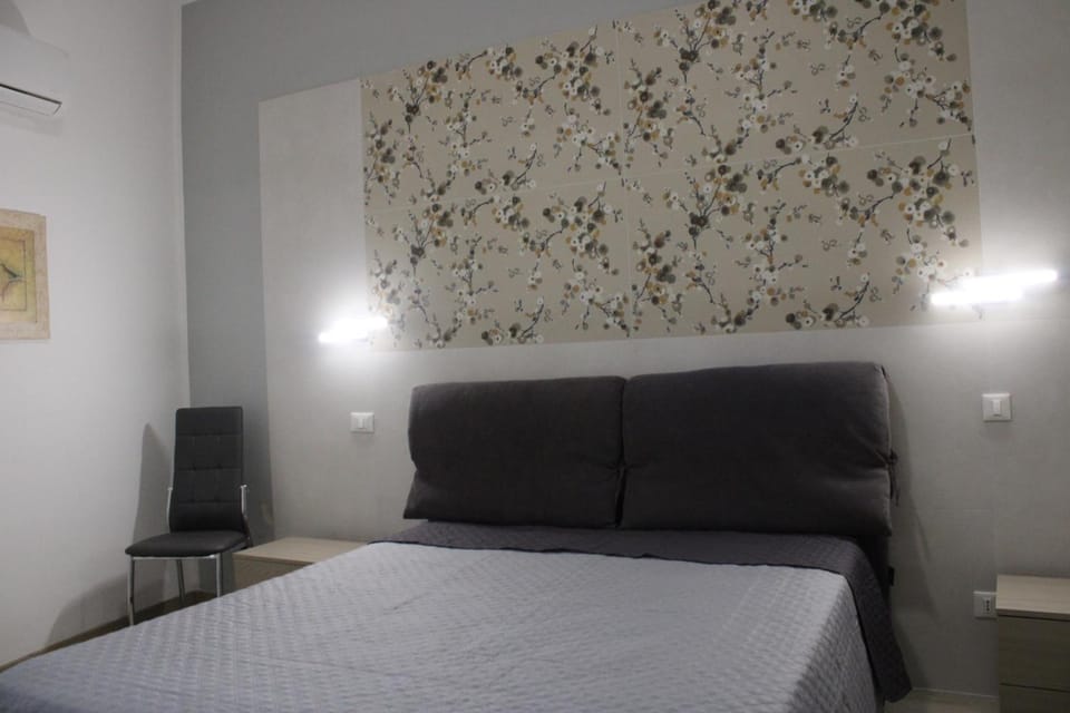 Bed, Photo of the whole room, Bedroom, air conditioner
