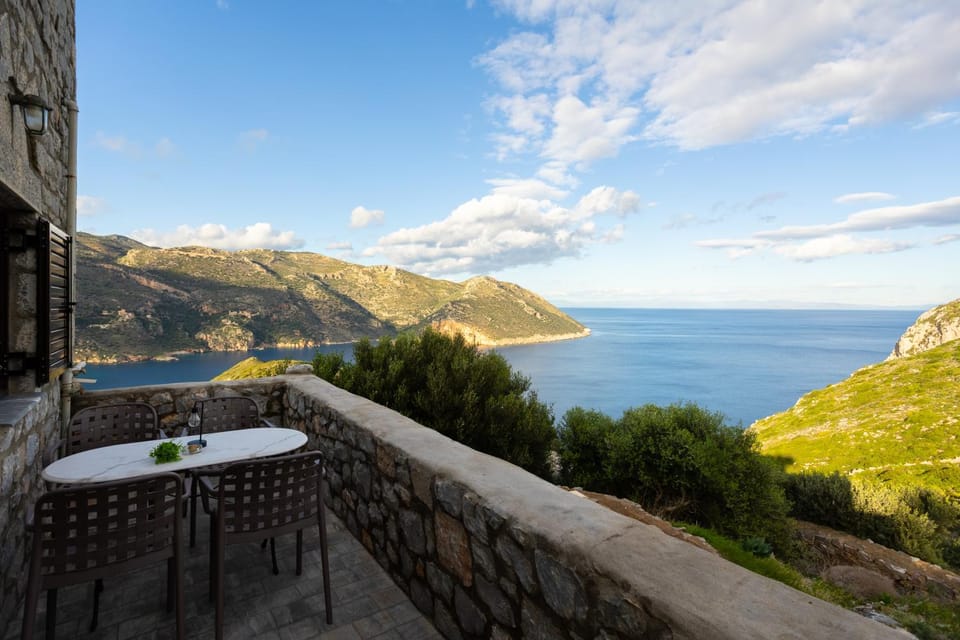 Natural landscape, Balcony/Terrace, Sea view