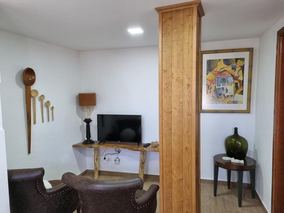 Communal lounge/ TV room, Living room, Seating area