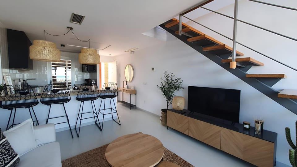 TV and multimedia, Kitchen or kitchenette, Seating area, Dining area