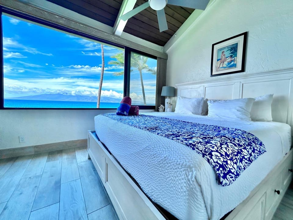 Bed, Photo of the whole room, Bedroom, Sea view
