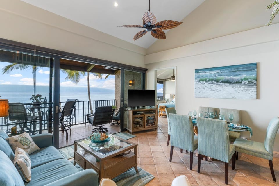 TV and multimedia, Living room, Dining area, Sea view
