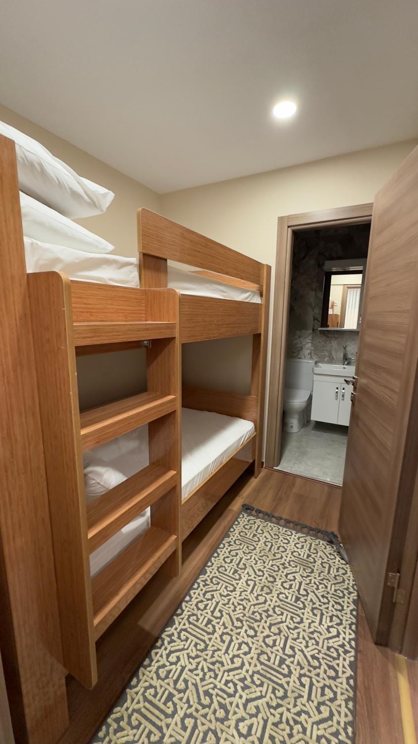Bed, Bedroom, bunk bed