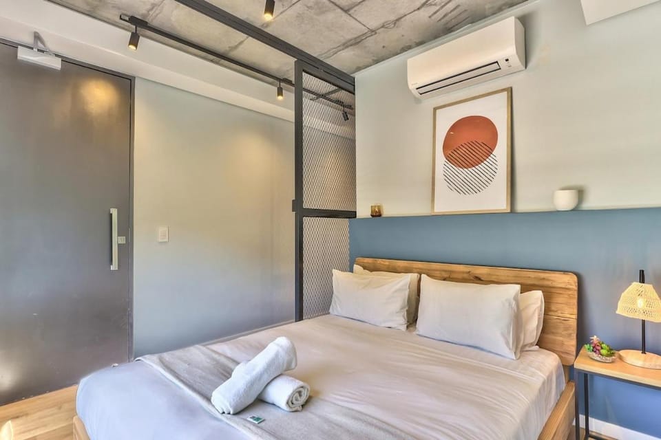 Secure studio, Sea Point Gem near promenade! Apartment in Sea Point