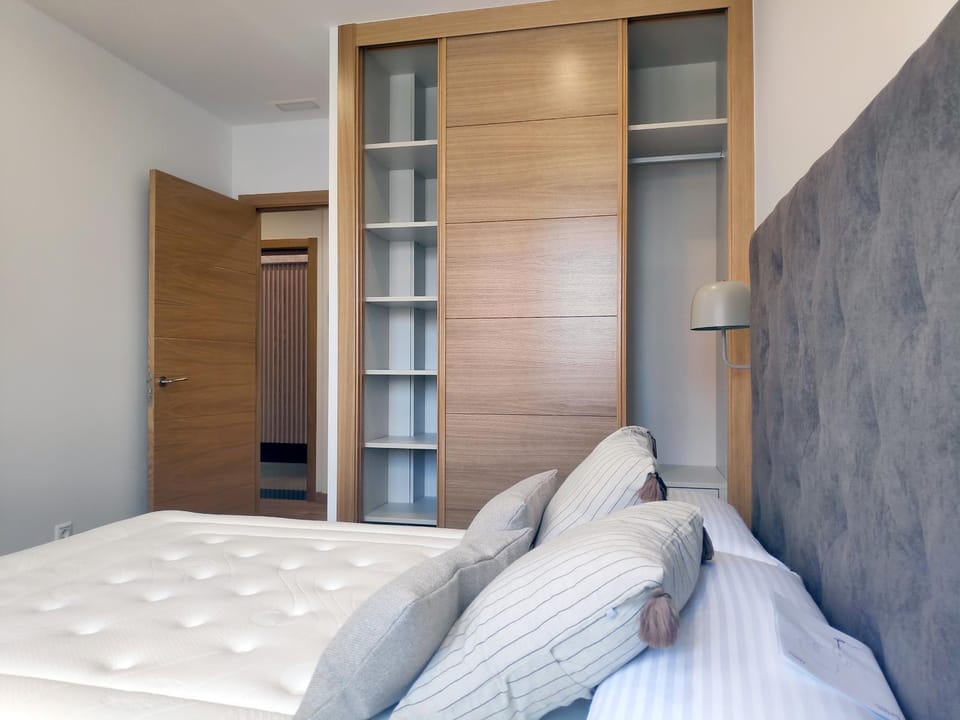 Bed, Photo of the whole room, Bedroom, wardrobe