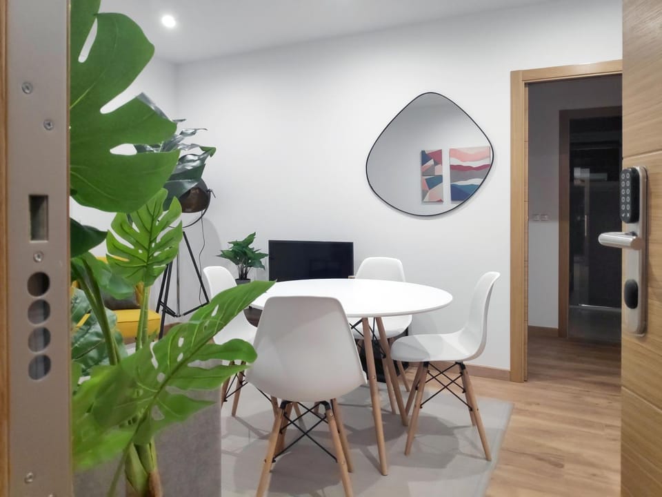 TV and multimedia, Living room, Dining area