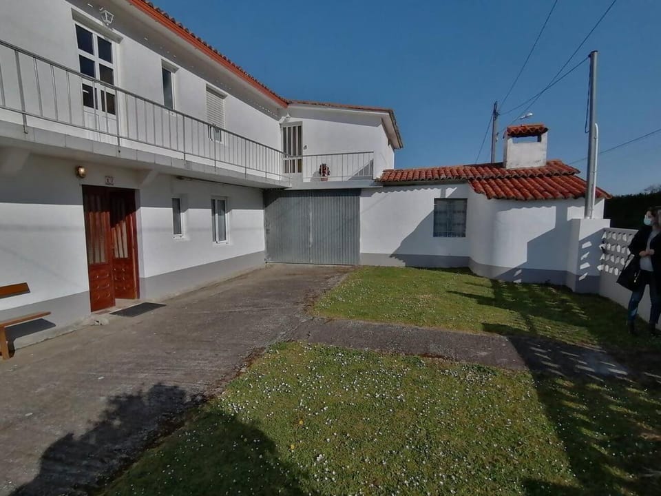 Acogedora casa próxima a la playa de Meirás. House in Galicia
