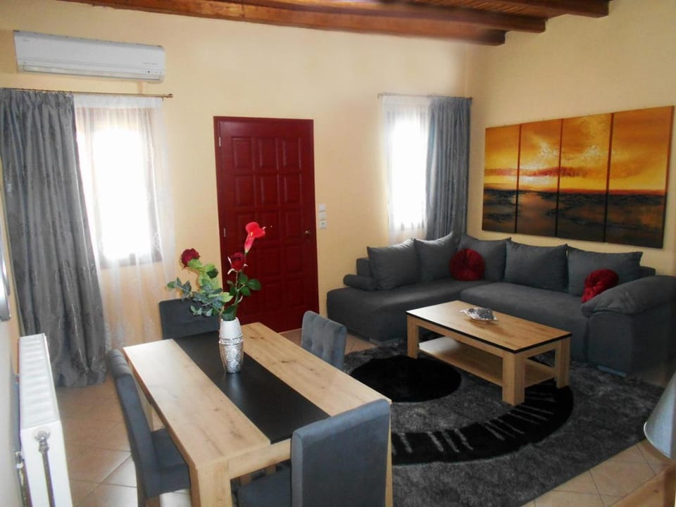 Living room, Seating area, Dining area