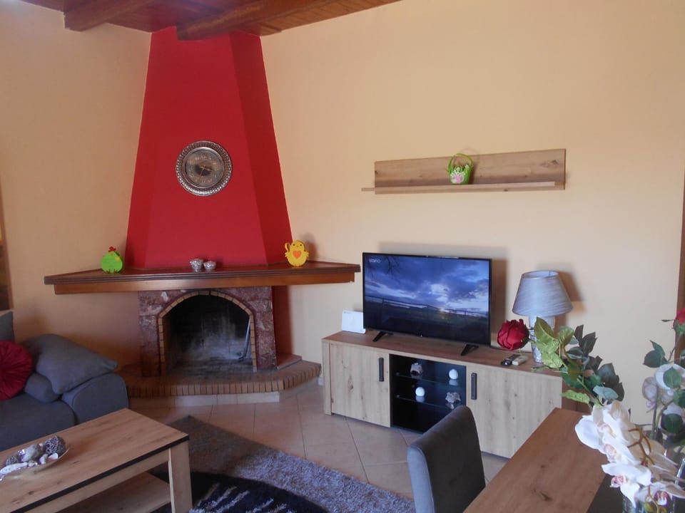 Communal lounge/ TV room, Living room, Seating area