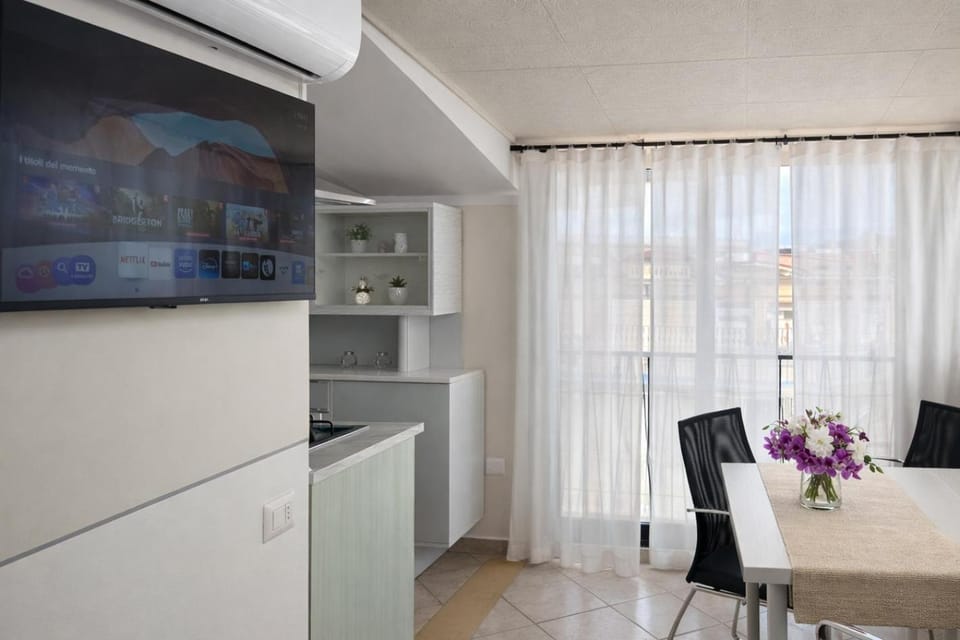 TV and multimedia, Kitchen or kitchenette, Dining area