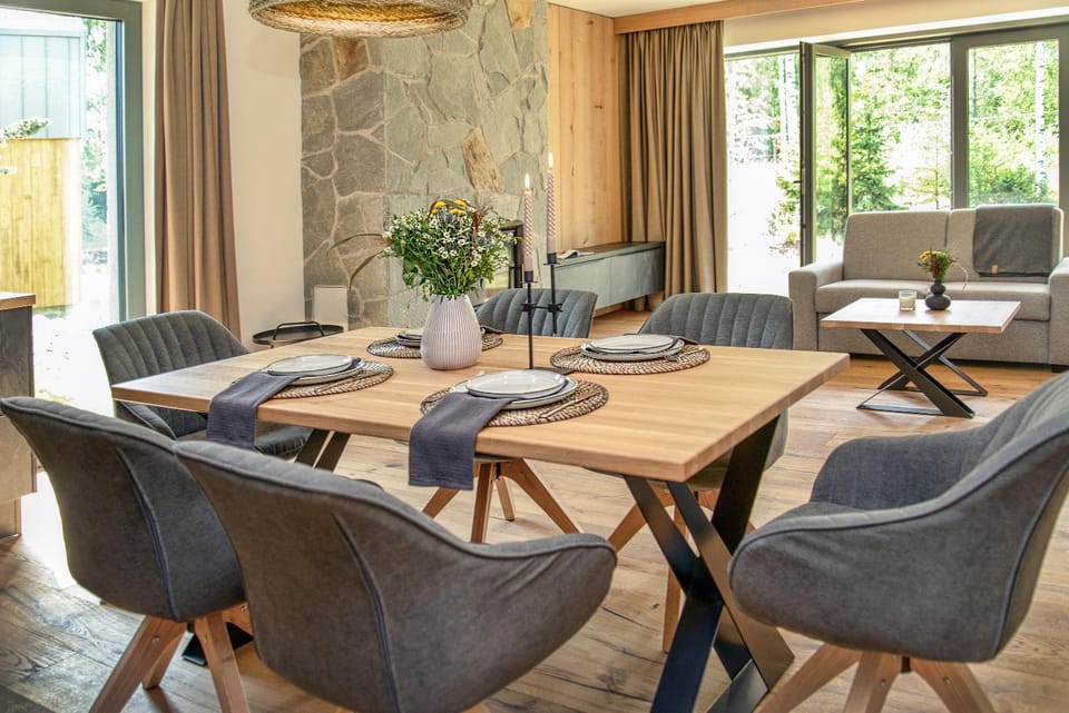 Living room, Dining area