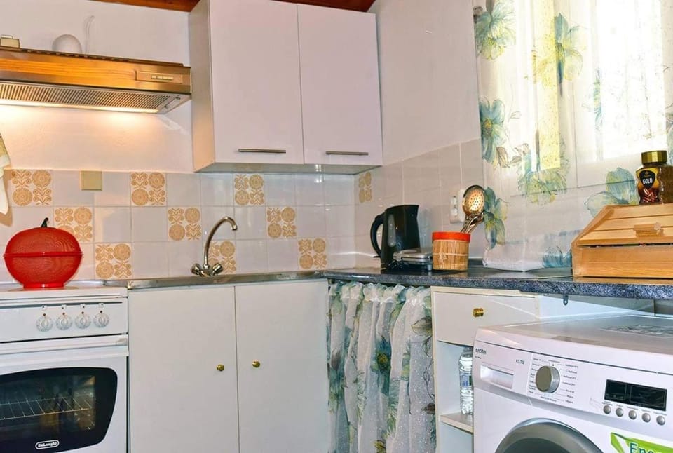 pet friendly, stove, kitchen