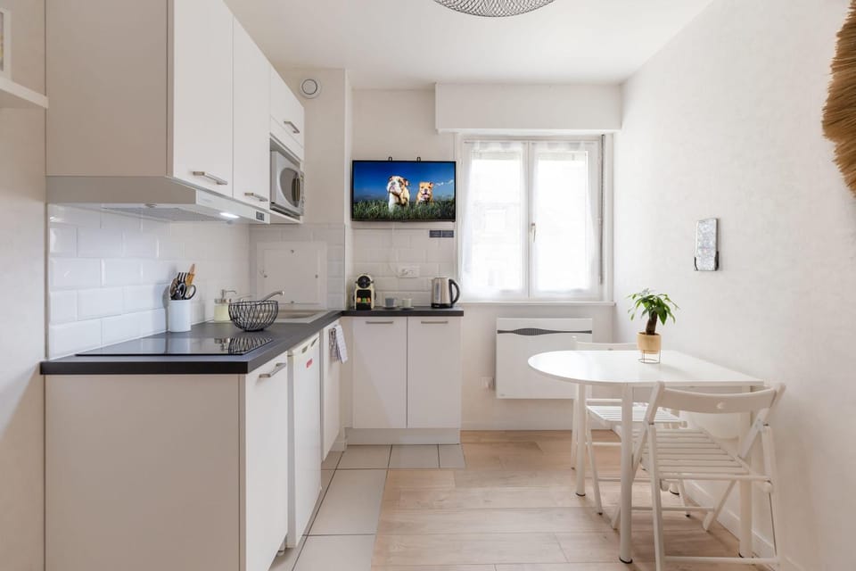 TV and multimedia, Kitchen or kitchenette, Dining area