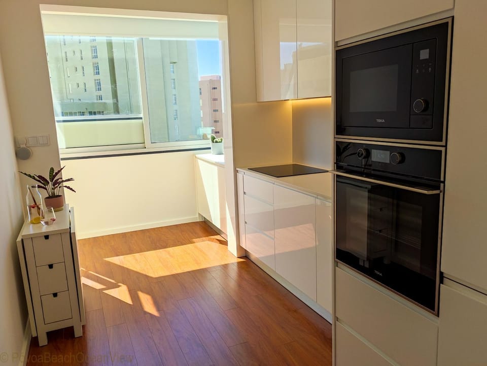 Kitchen or kitchenette, Dining area, Communal kitchen, pet friendly, stove, kitchen