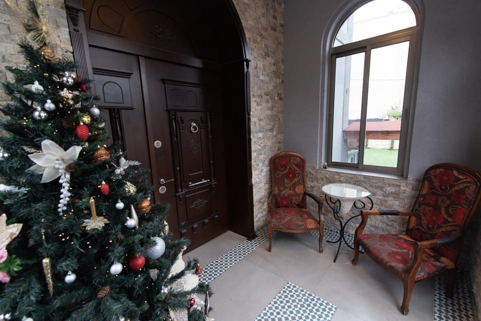 Facade/entrance, Seating area