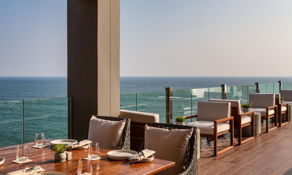 Restaurant/places to eat, Sea view