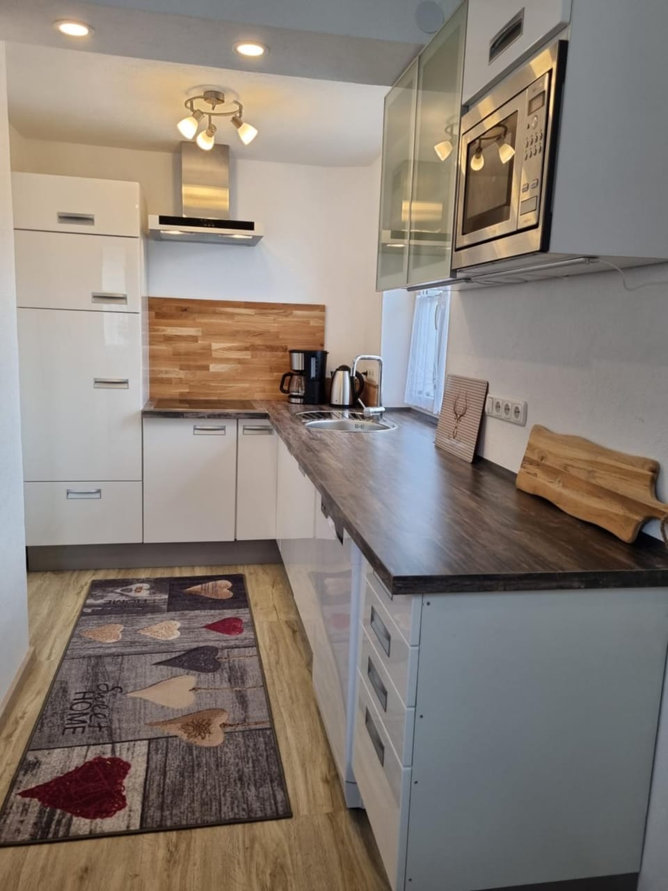 Coffee/tea facilities, Kitchen or kitchenette