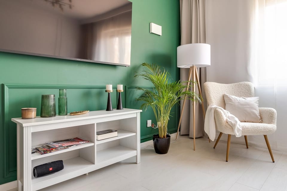 Communal lounge/ TV room, TV and multimedia, Living room, Seating area