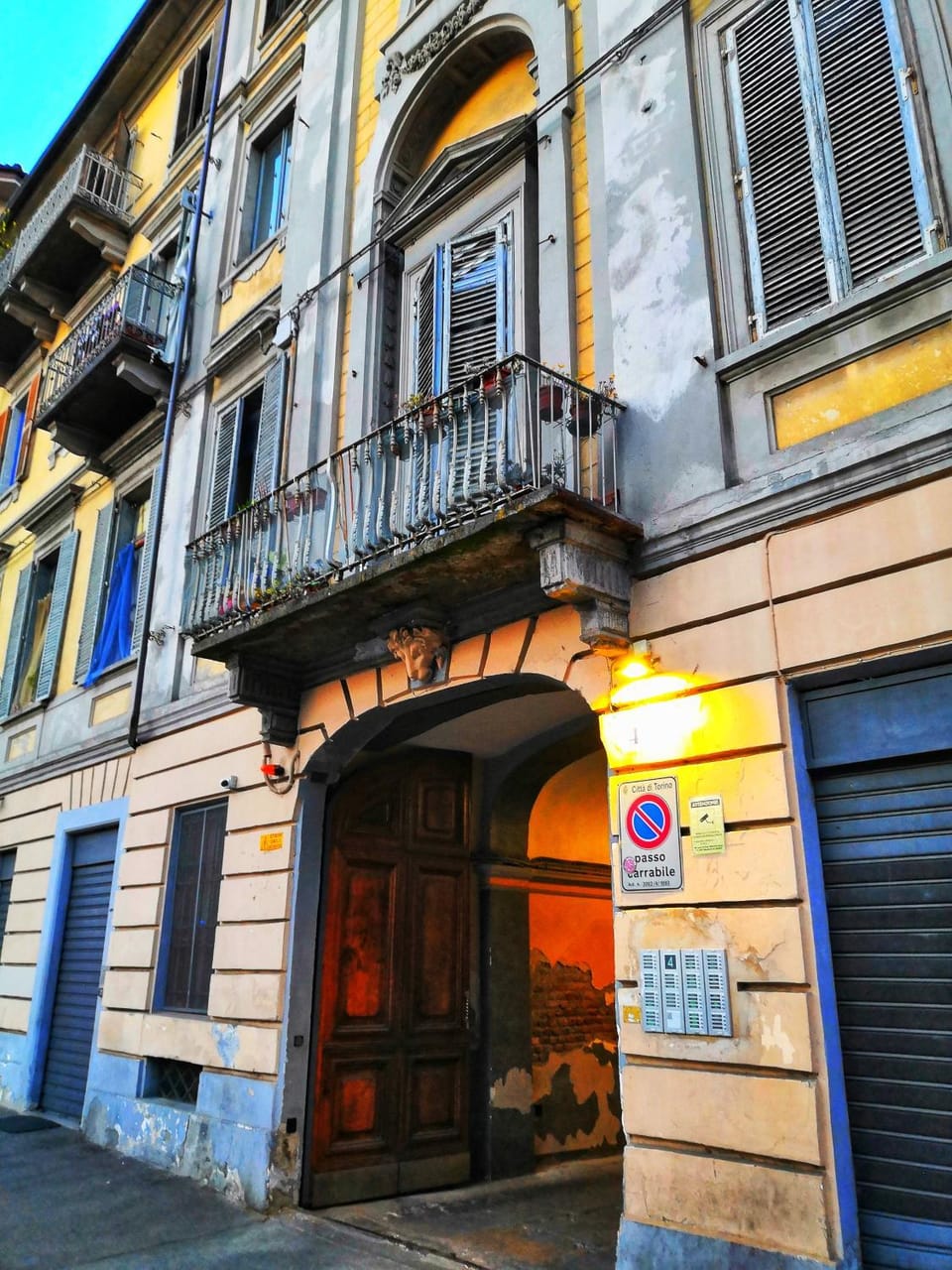 Facade/entrance