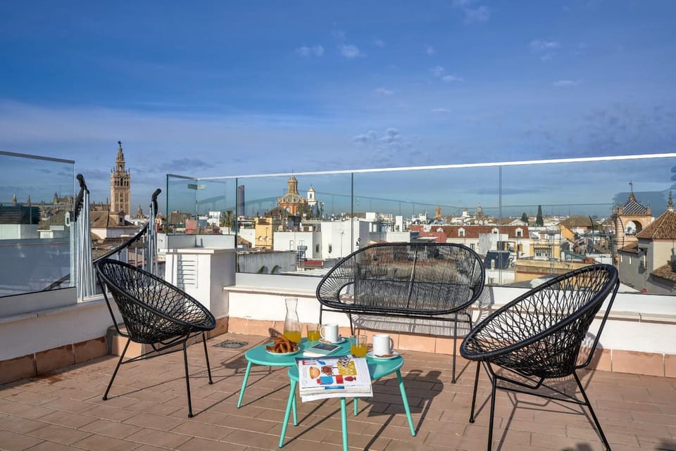 Balcony/Terrace, City view, Street view