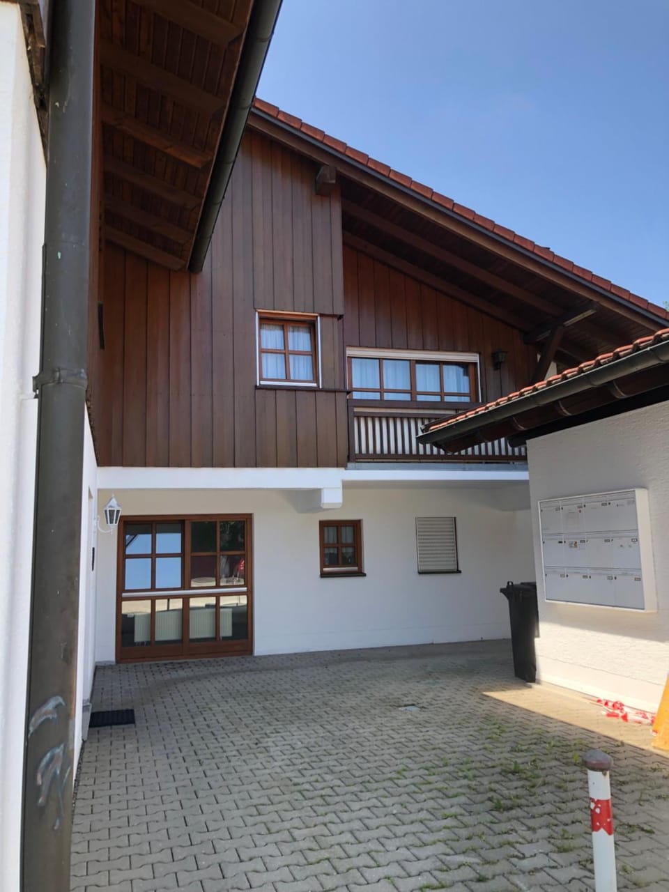 Facade/entrance